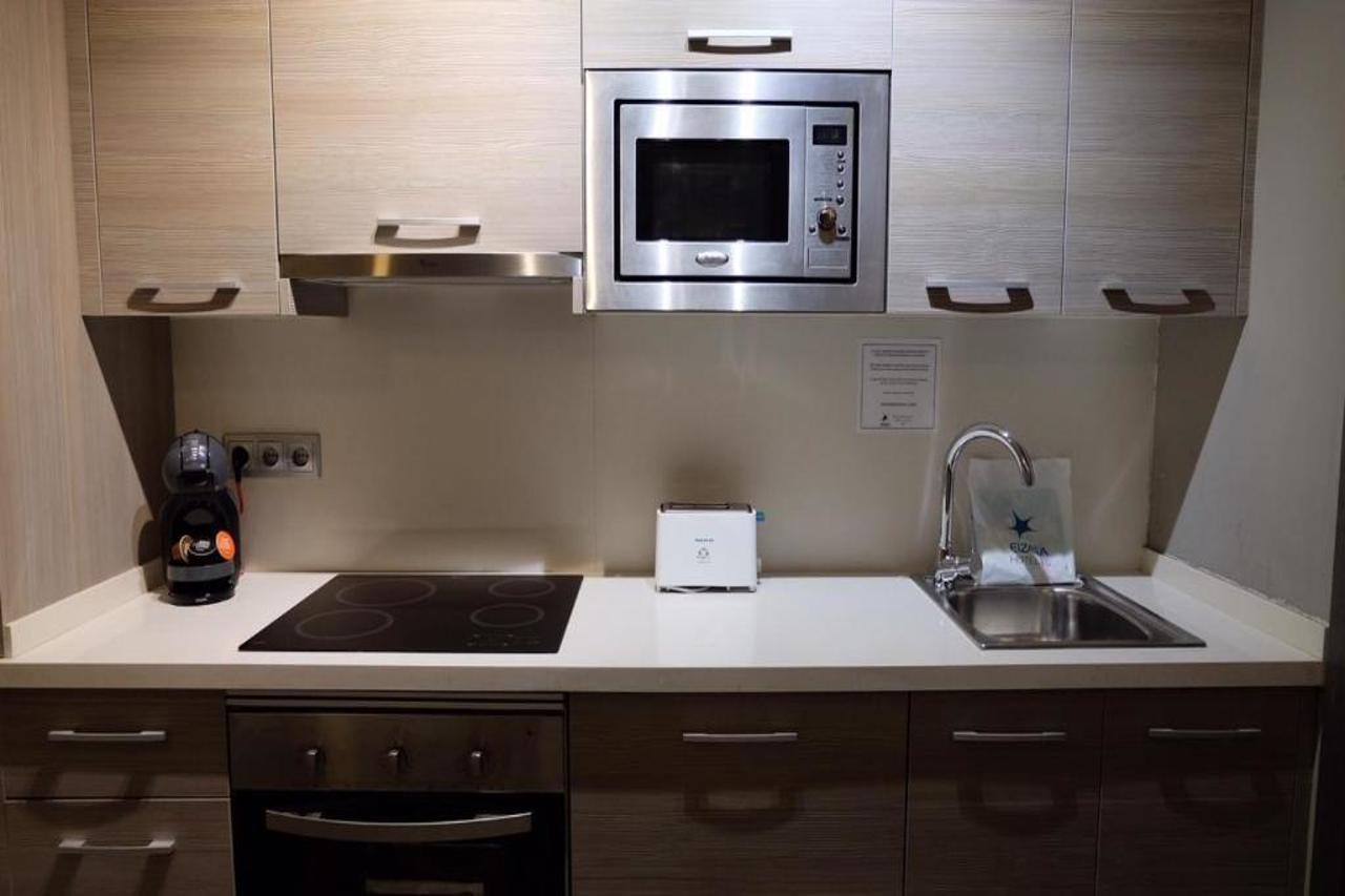 Apartamentos Real Lleida Bagian luar foto