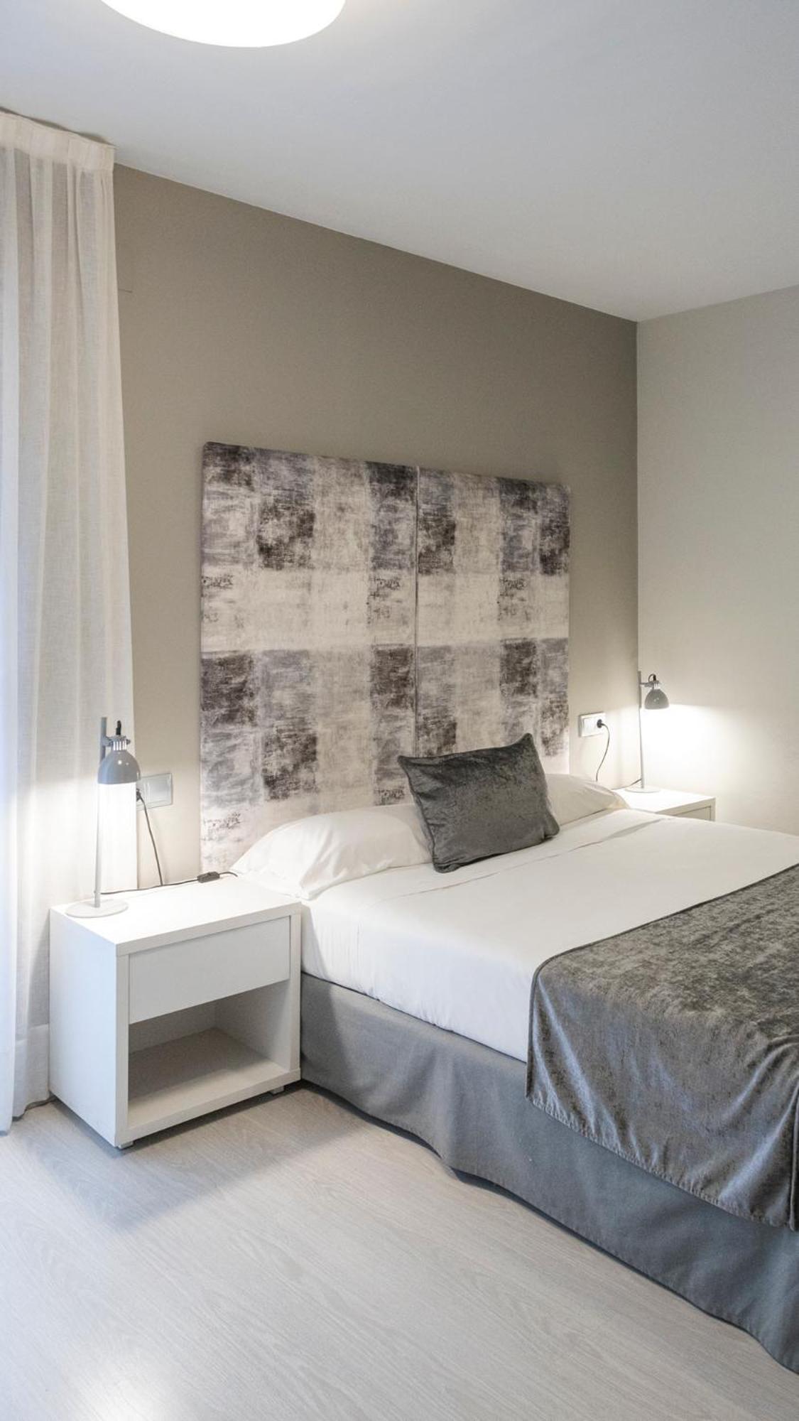 Apartamentos Real Lleida Bagian luar foto