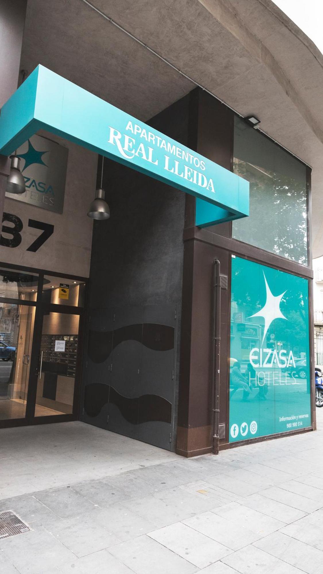 Apartamentos Real Lleida Bagian luar foto