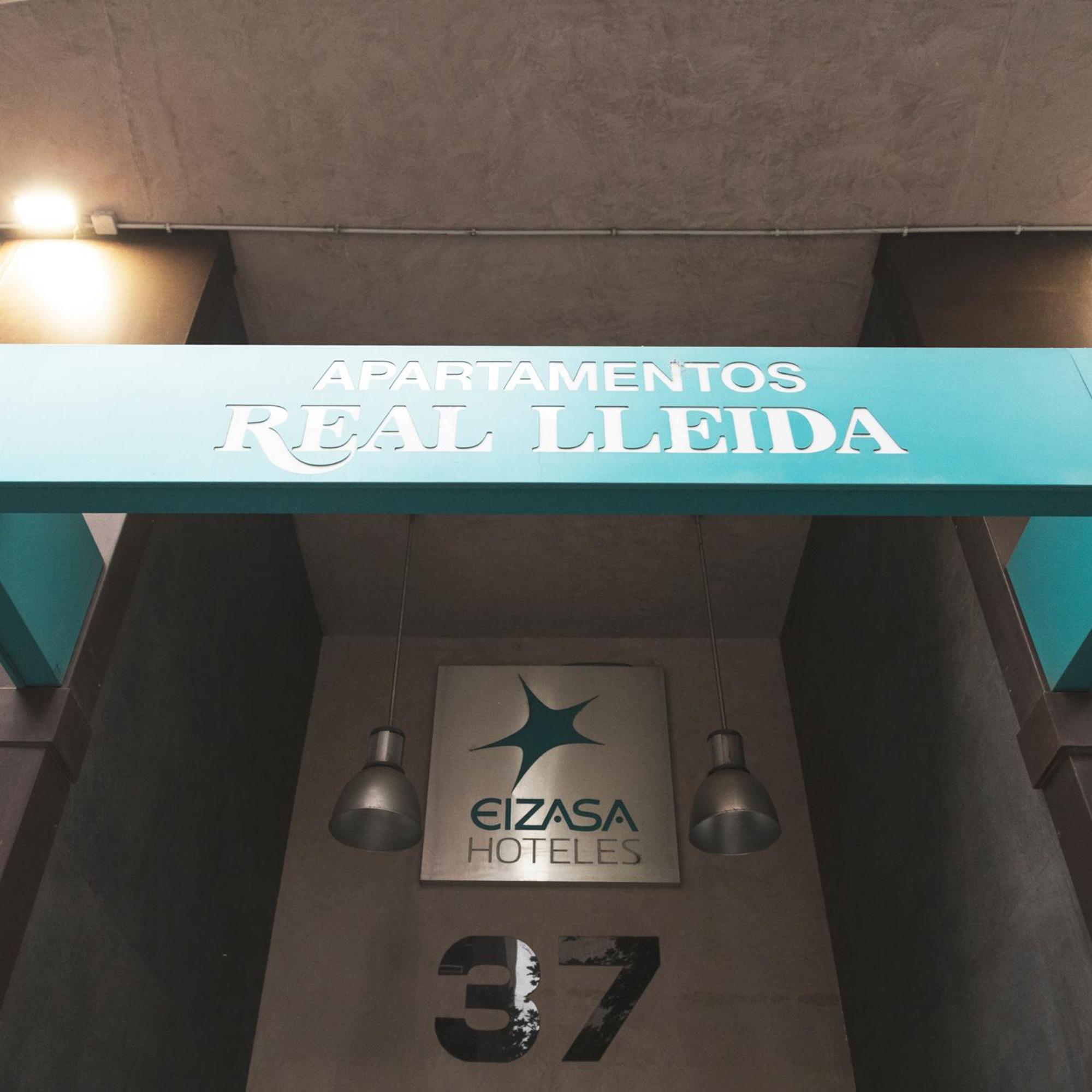Apartamentos Real Lleida Bagian luar foto