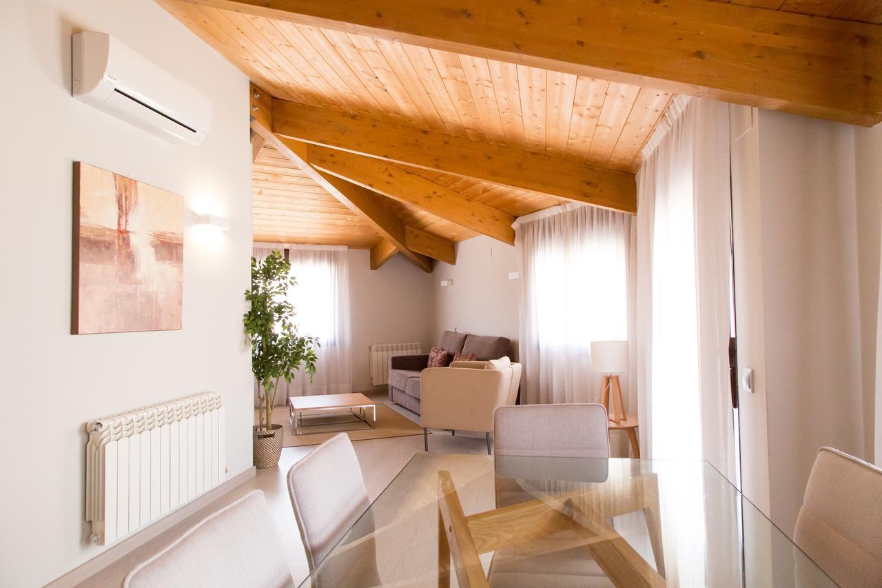 Apartamentos Real Lleida Bagian luar foto