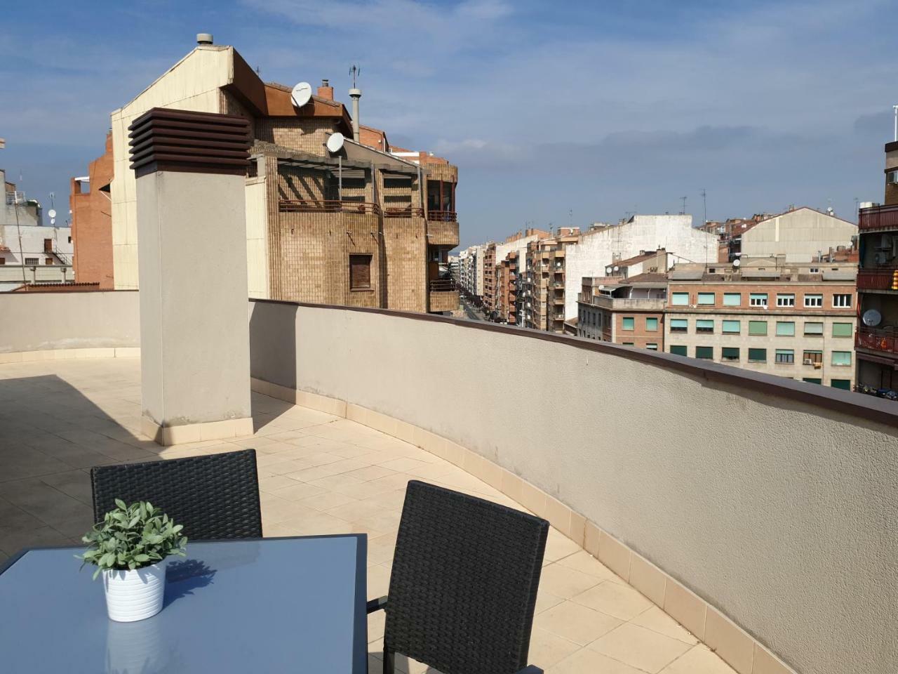 Apartamentos Real Lleida Bagian luar foto